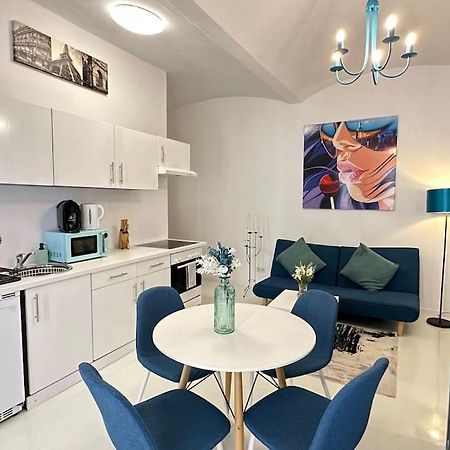 C'Est La Vie A Paris Apartment Виена Екстериор снимка