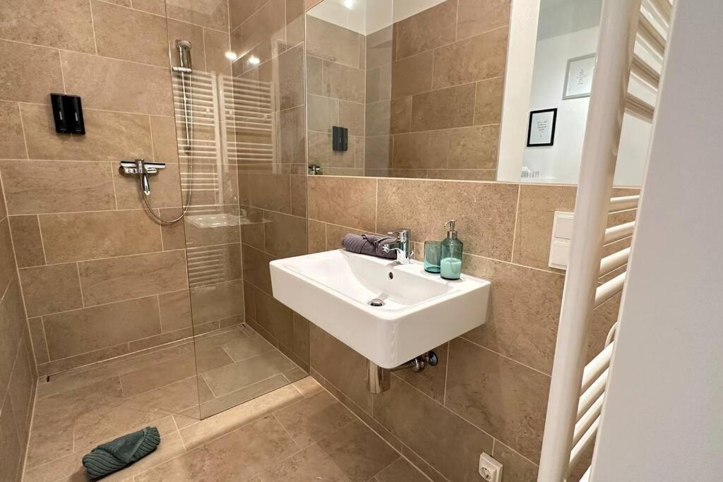 C'Est La Vie A Paris Apartment Виена Екстериор снимка